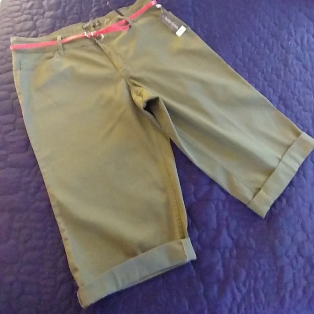FINAL PRICE* FADED GLORY Olive Capri, sz 18 NWT